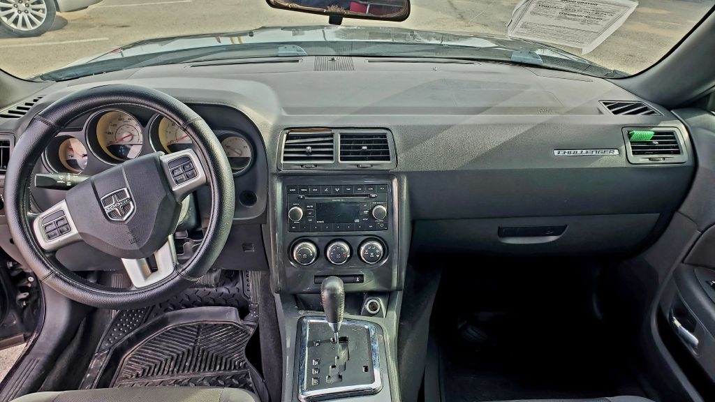 Dodge Challenger  2011