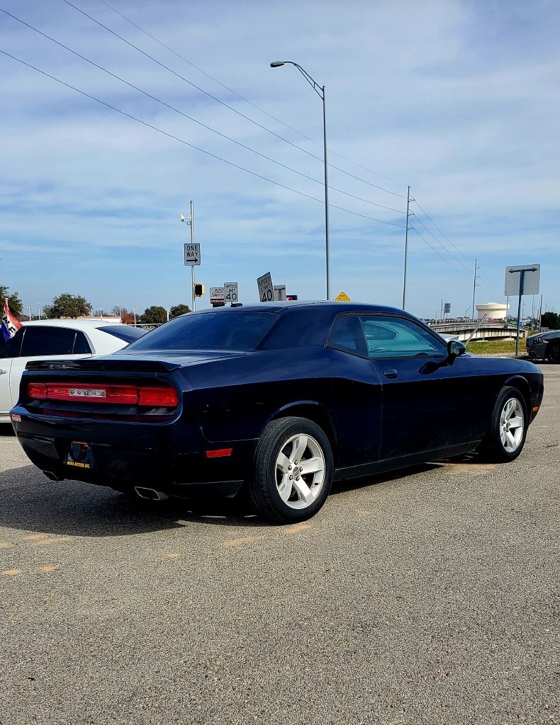 Dodge Challenger  2011