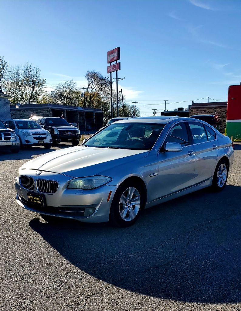 BMW 5-Series  2011