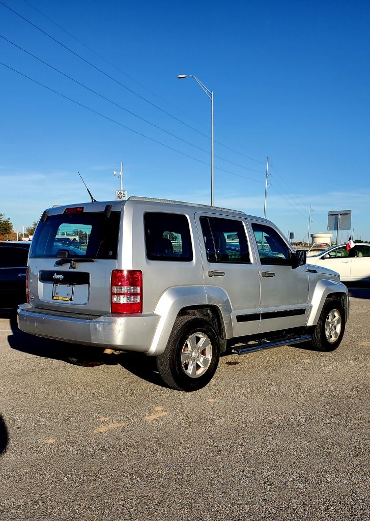 Jeep Liberty  2011