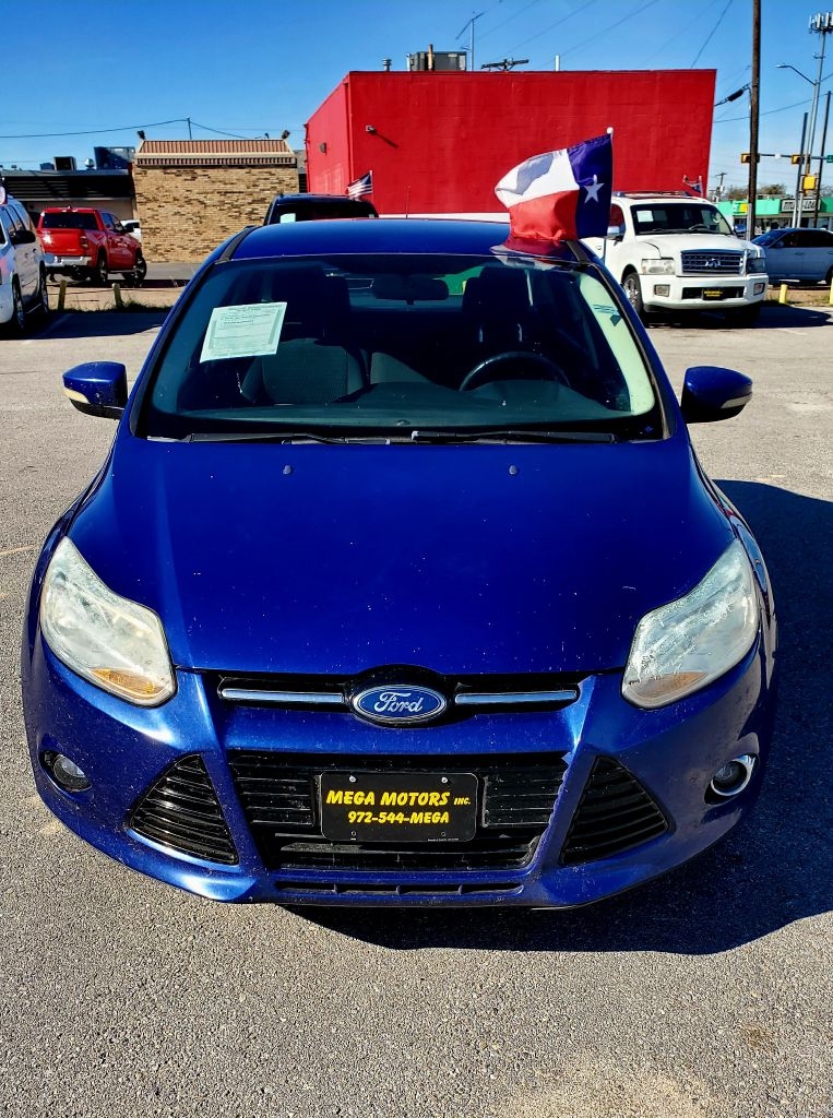 2012 Ford Focus SEL's photo