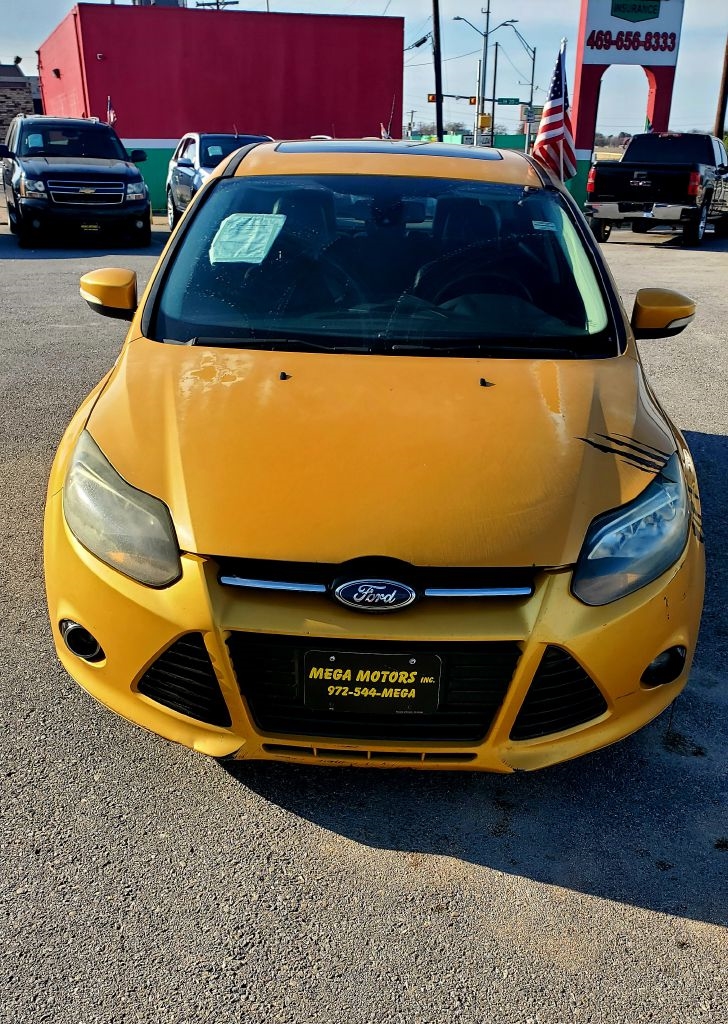 2012 Ford Focus Titanium's photo