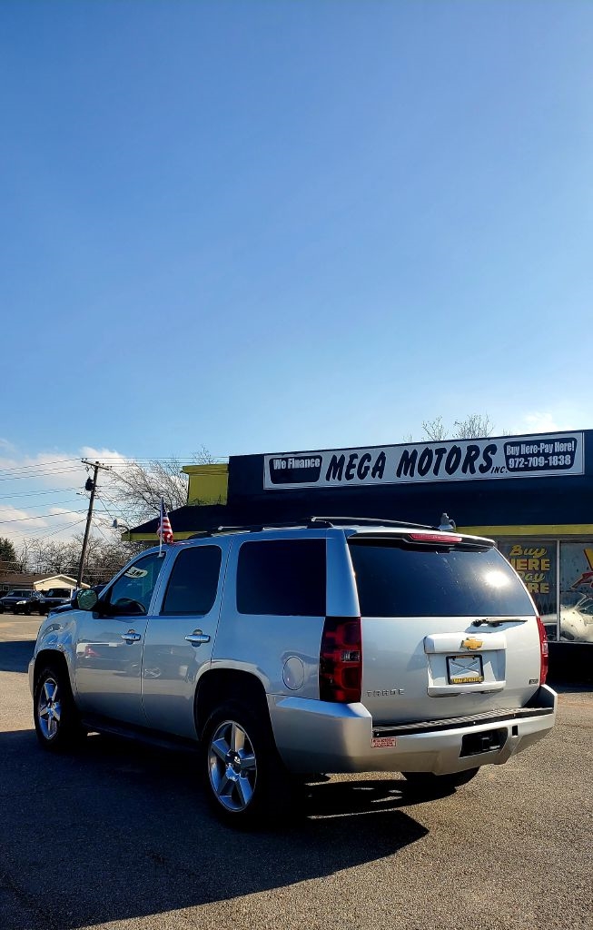 Chevrolet Tahoe  2012