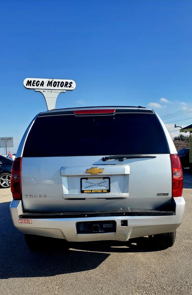 Chevrolet Tahoe  2012
