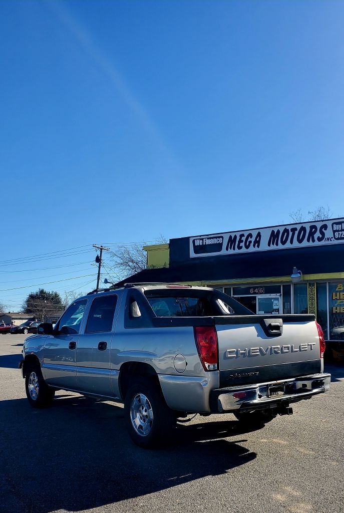 Chevrolet Avalanche  2004