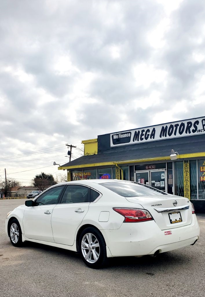 Nissan Altima  2015