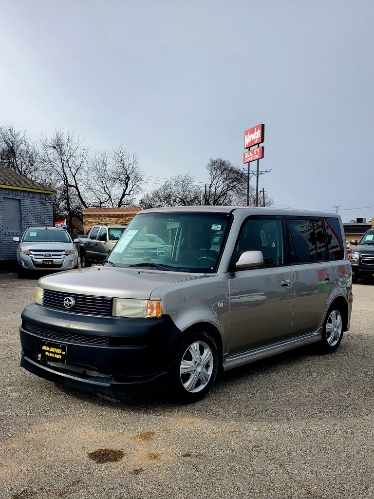 Scion xB  2005