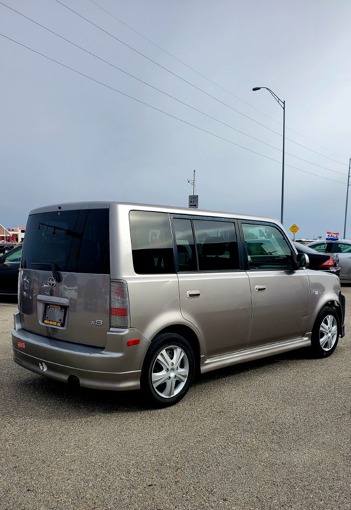 Scion xB  2005