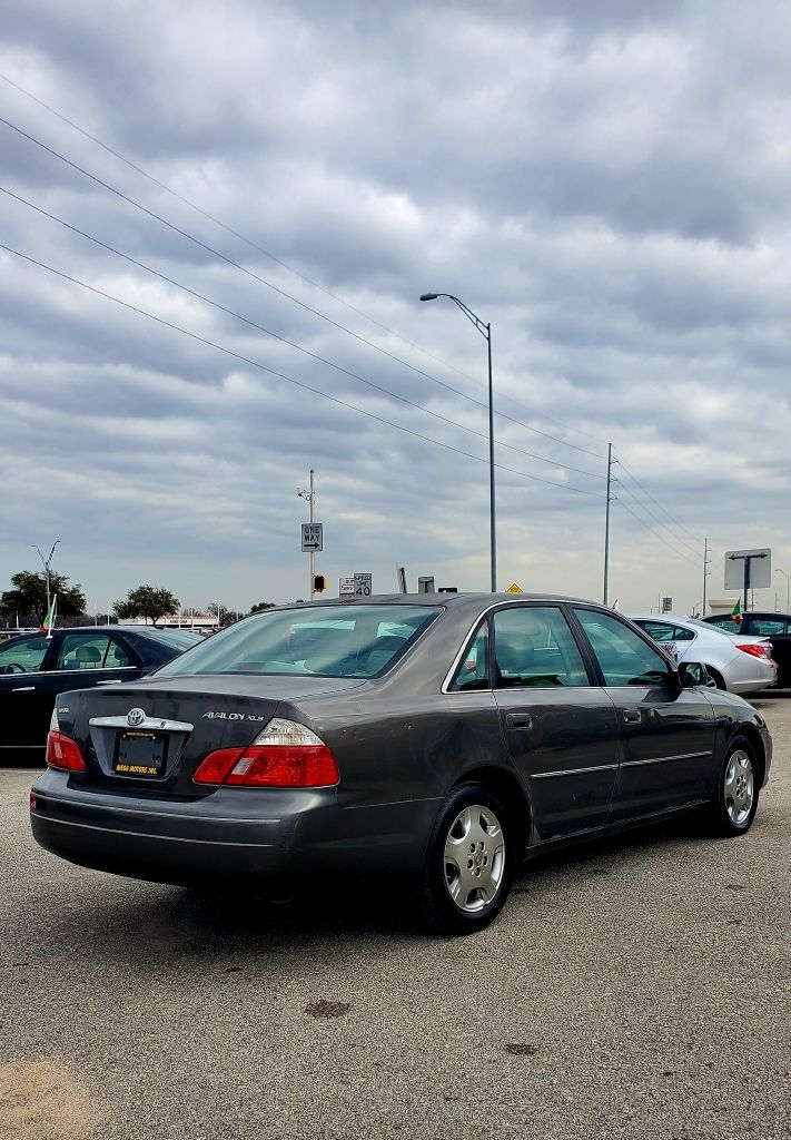 Toyota Avalon  2003