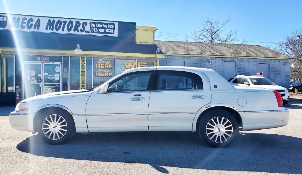 2003 Lincoln Town Car SIGNATURE