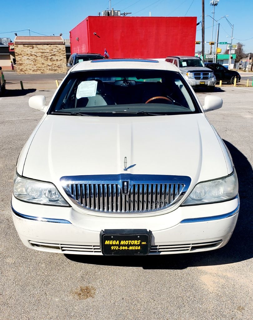 Lincoln Town Car  2003