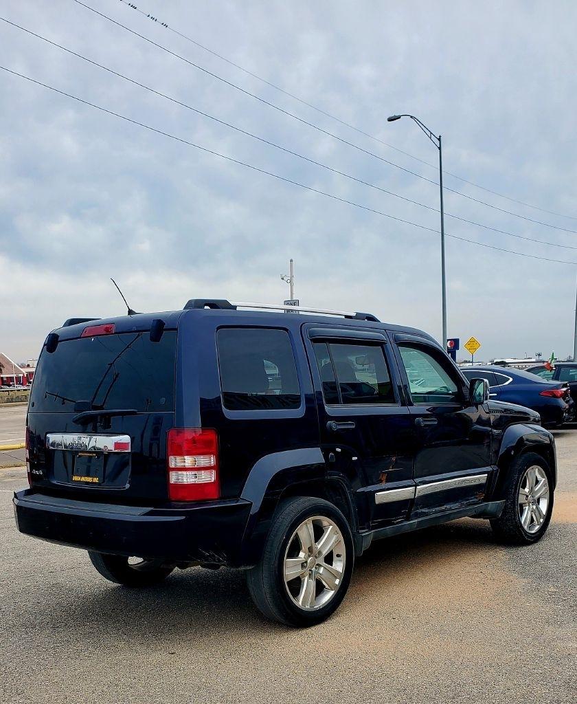 Jeep Liberty  2011