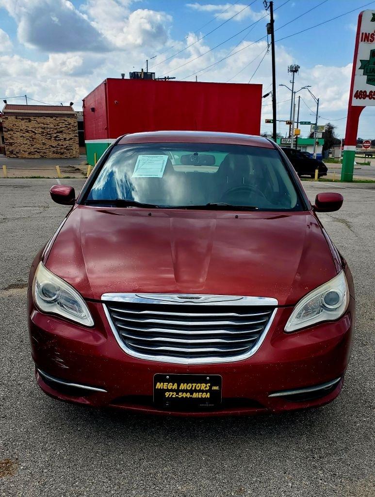 Chrysler 200  2013