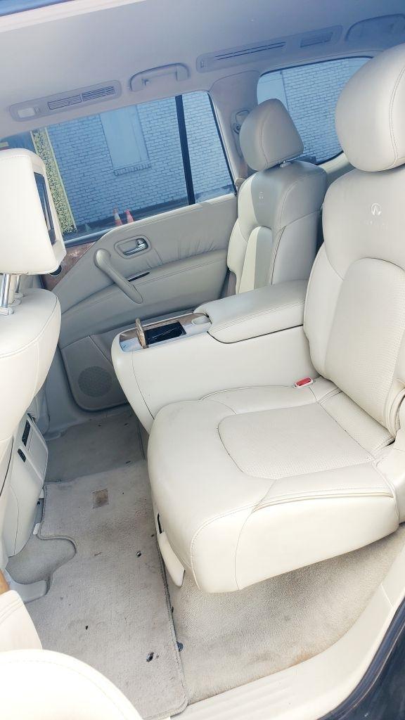 Infiniti QX56  2012