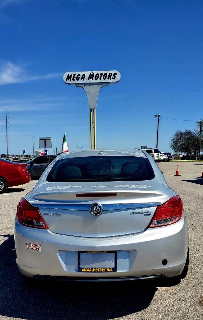 Buick Regal  2011