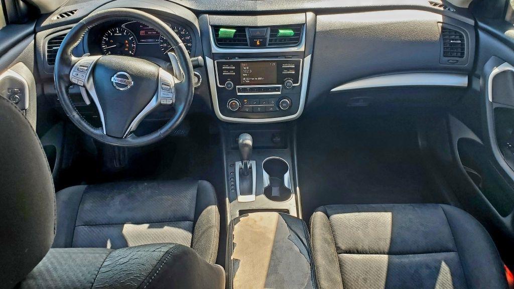 Nissan Altima  2016
