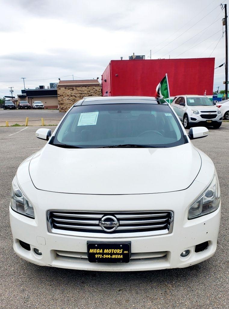 Nissan Maxima  2012