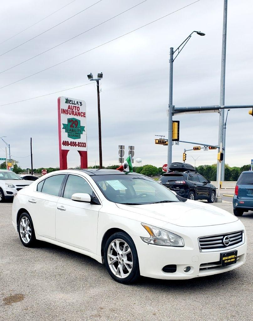 Nissan Maxima  2012