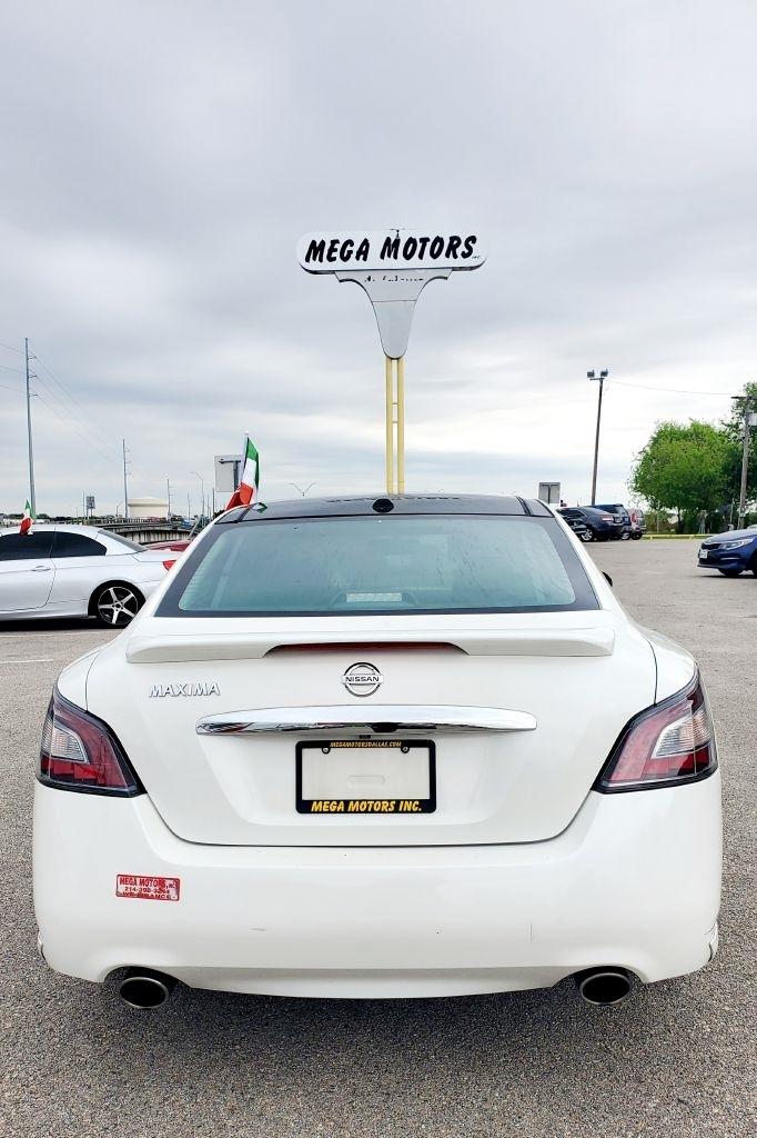 Nissan Maxima  2012