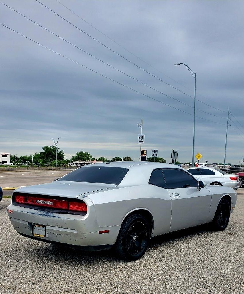 Dodge Challenger  2010