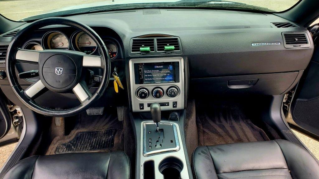 Dodge Challenger  2010