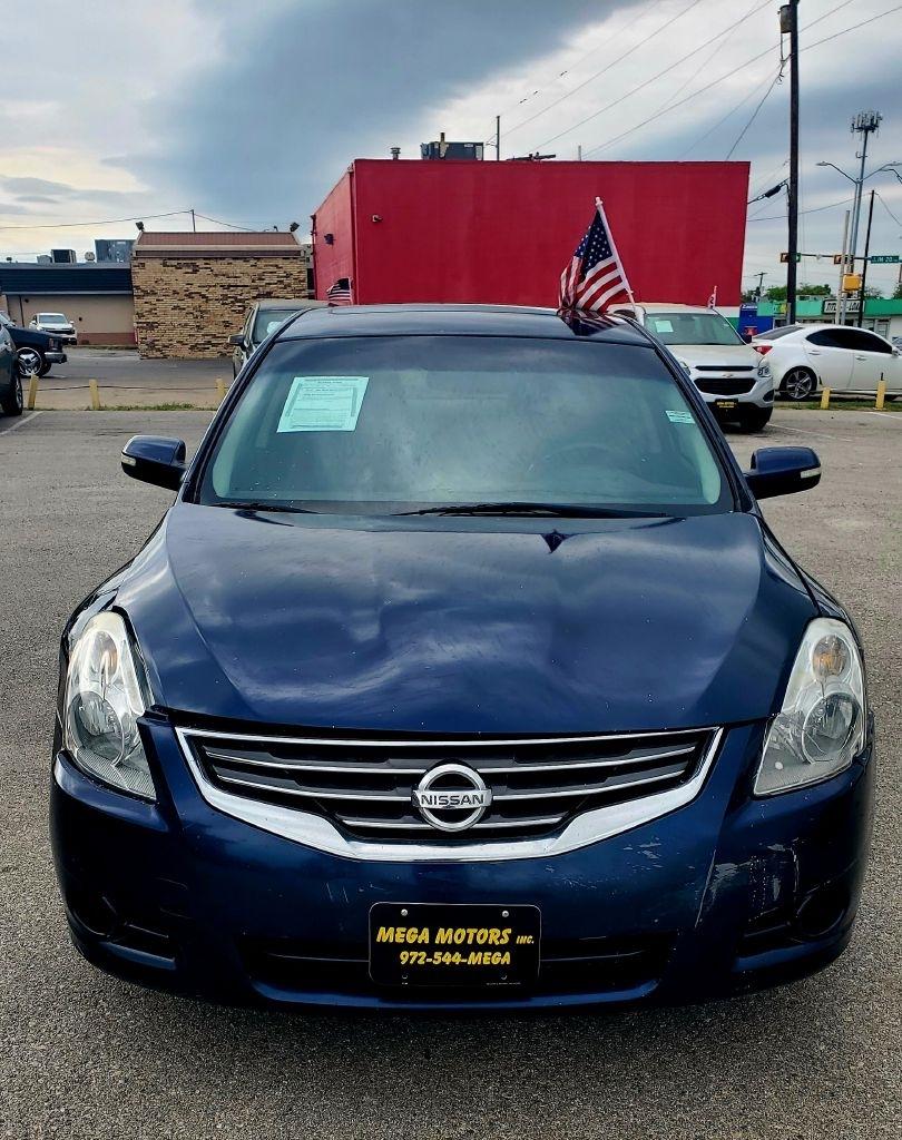 Nissan Altima  2012