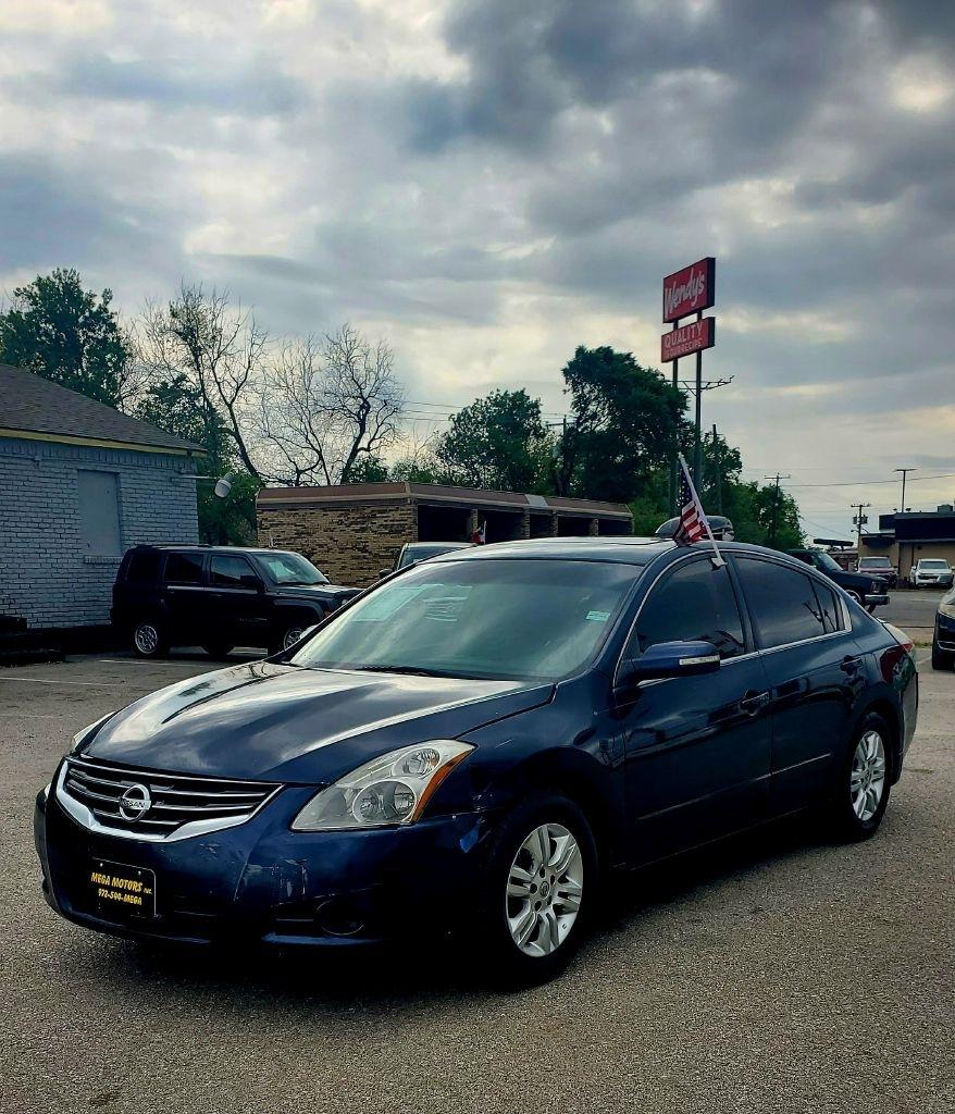 Nissan Altima  2012