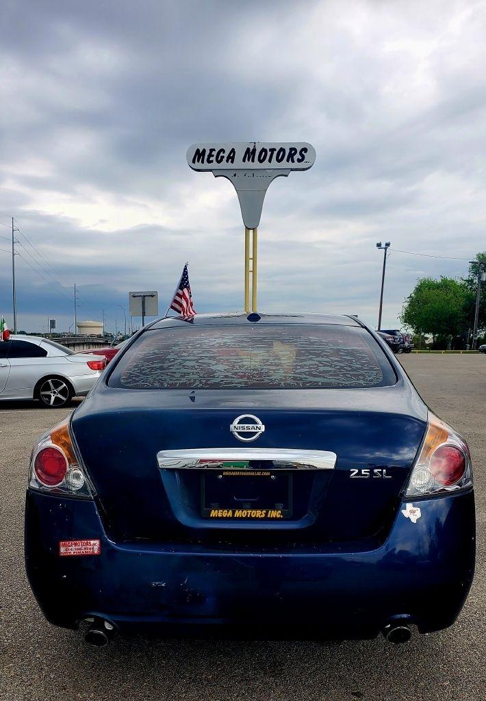 Nissan Altima  2012