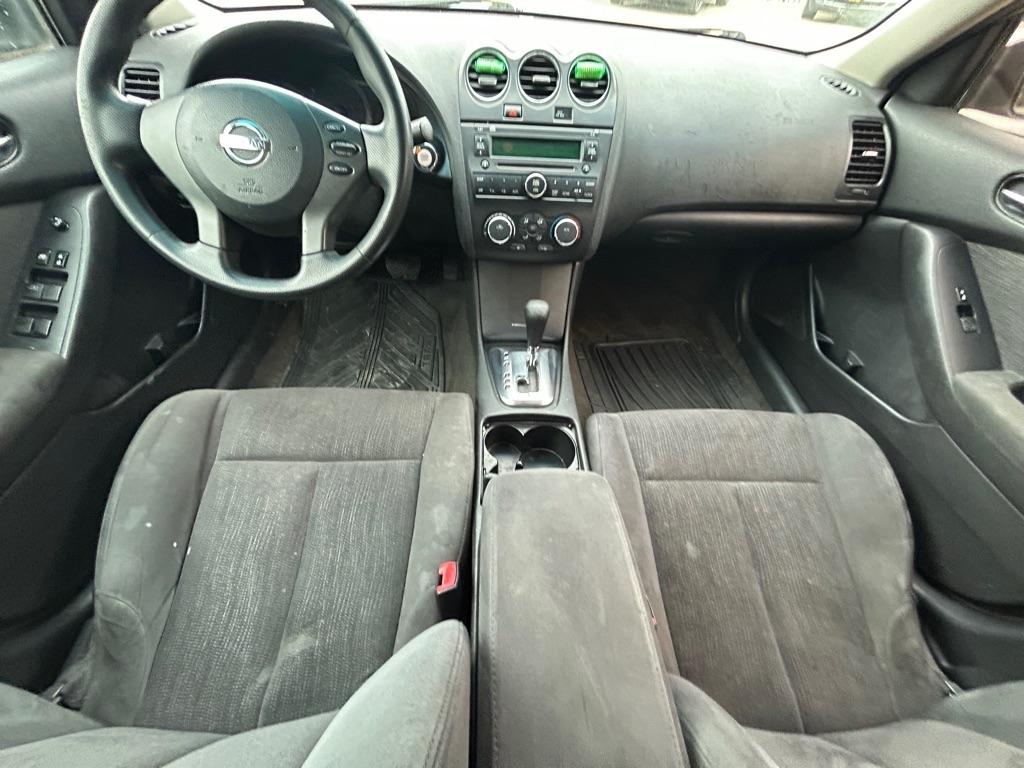 Nissan Altima  2010