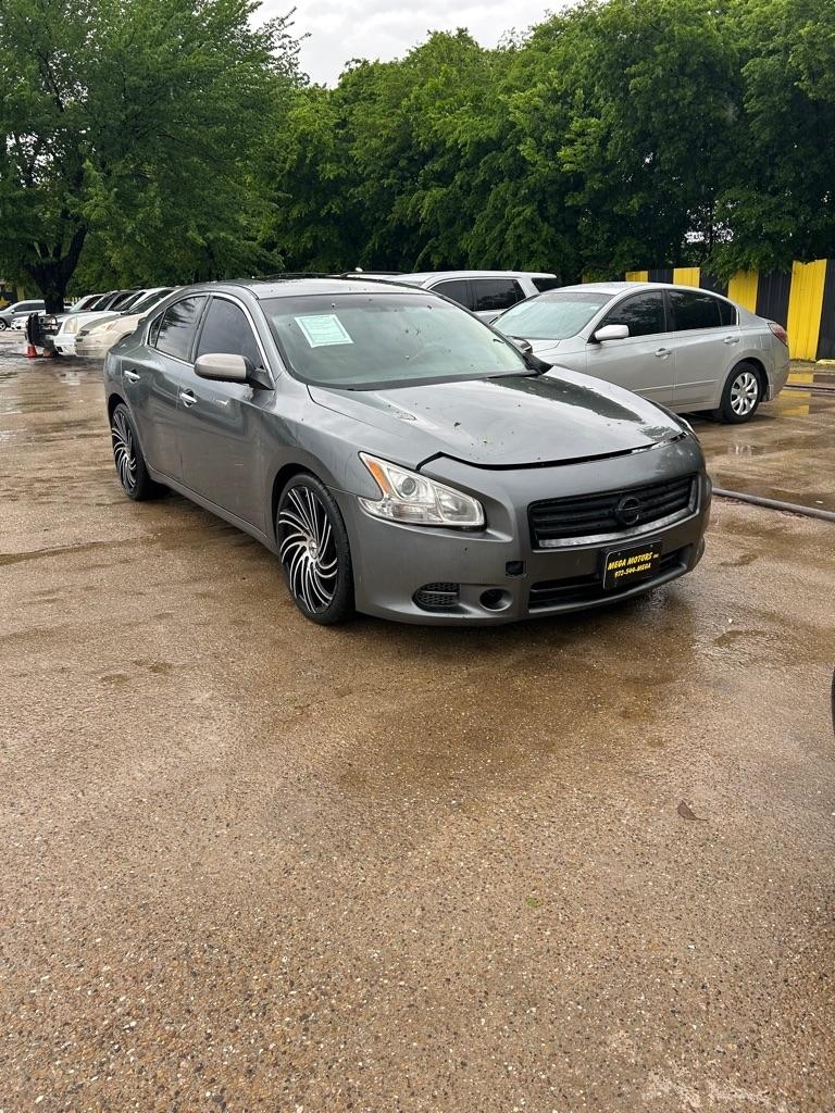 Nissan Maxima  2014