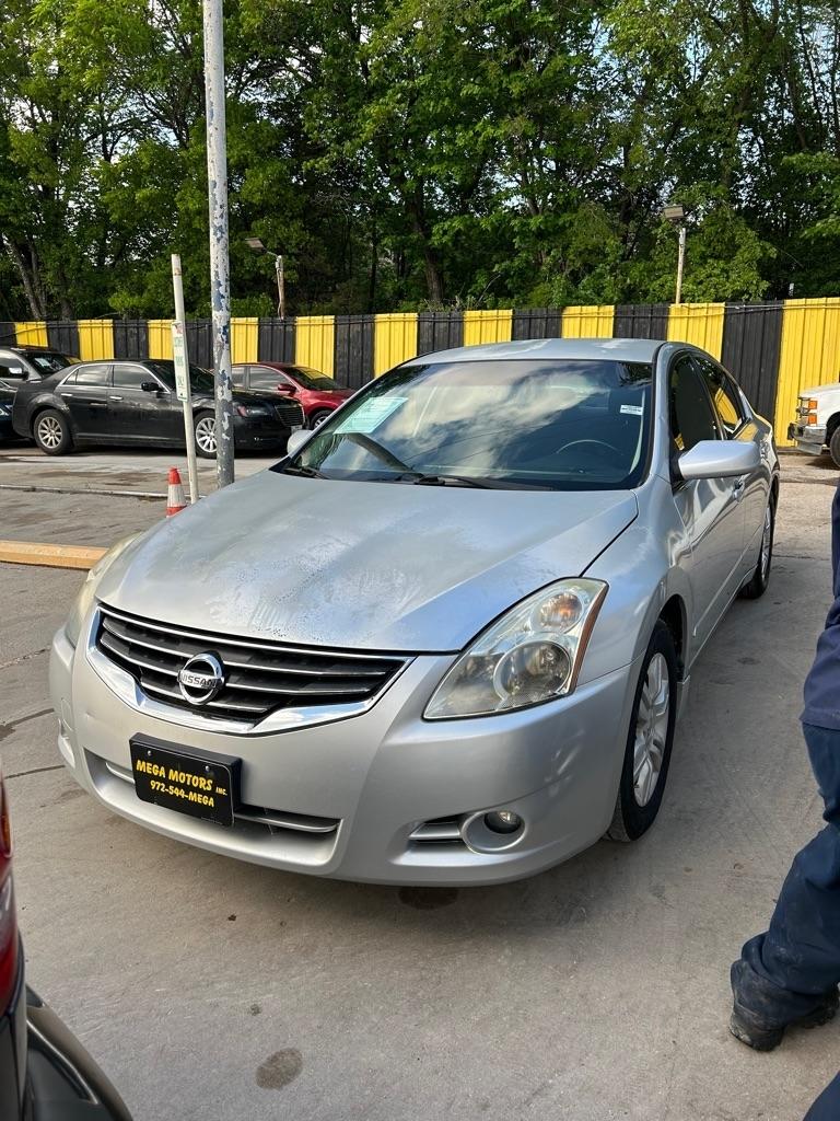 Nissan Altima  2012
