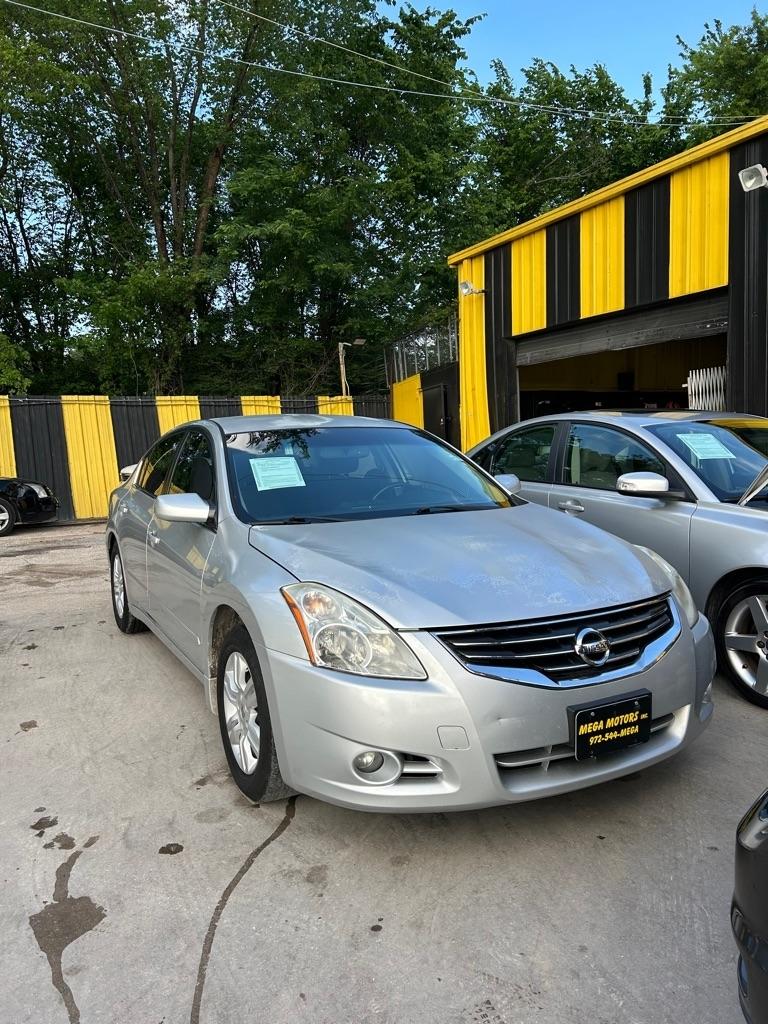 Nissan Altima  2012
