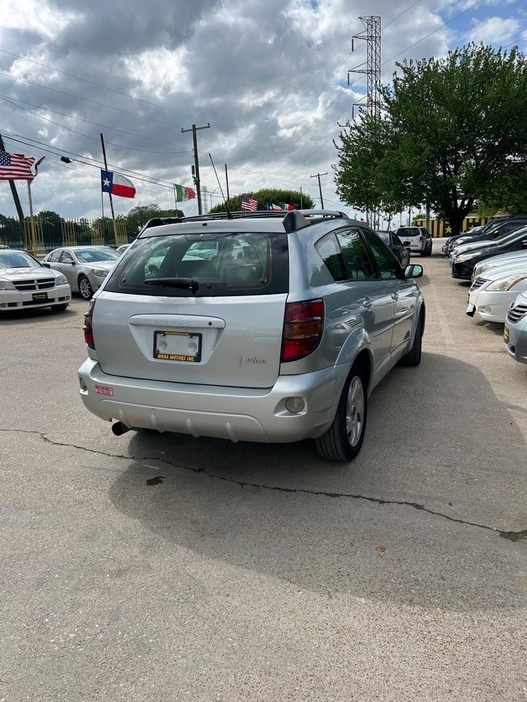 Pontiac Vibe  2004