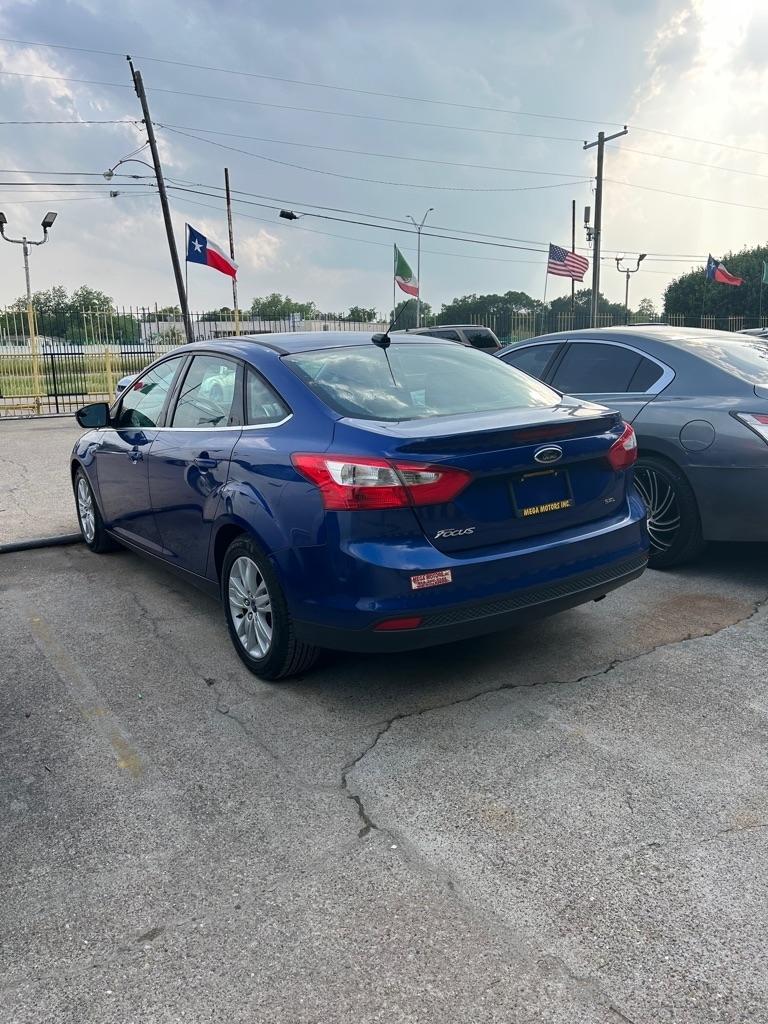 Ford Focus  2012