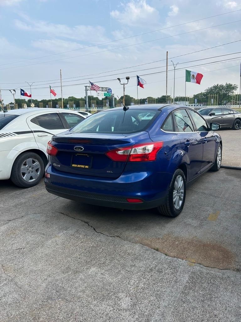 Ford Focus  2012