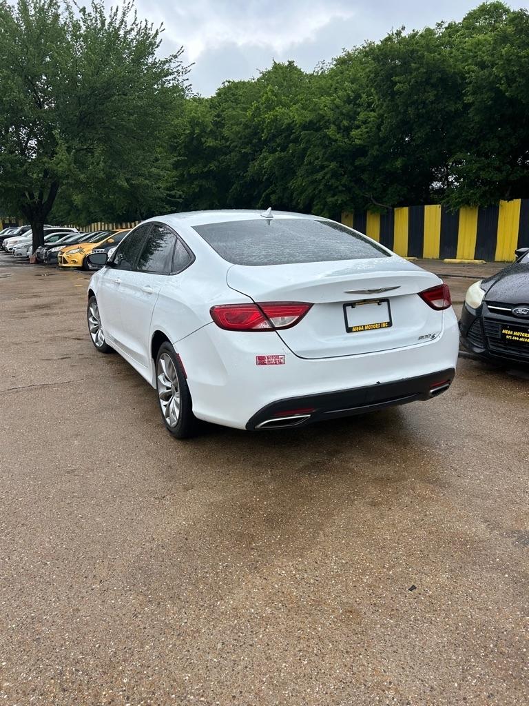 Chrysler 200  2016