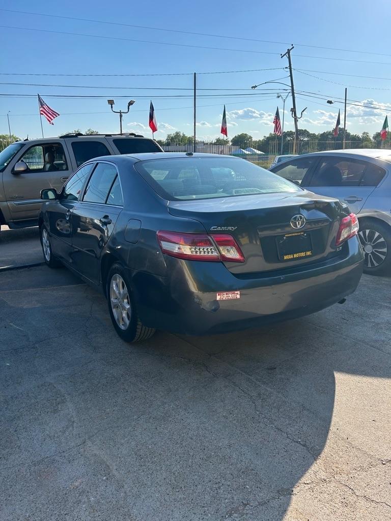 Toyota Camry  2011