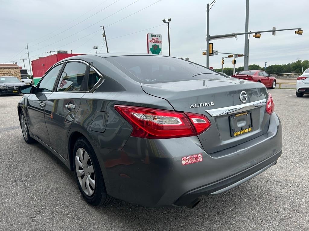 Nissan Altima  2016