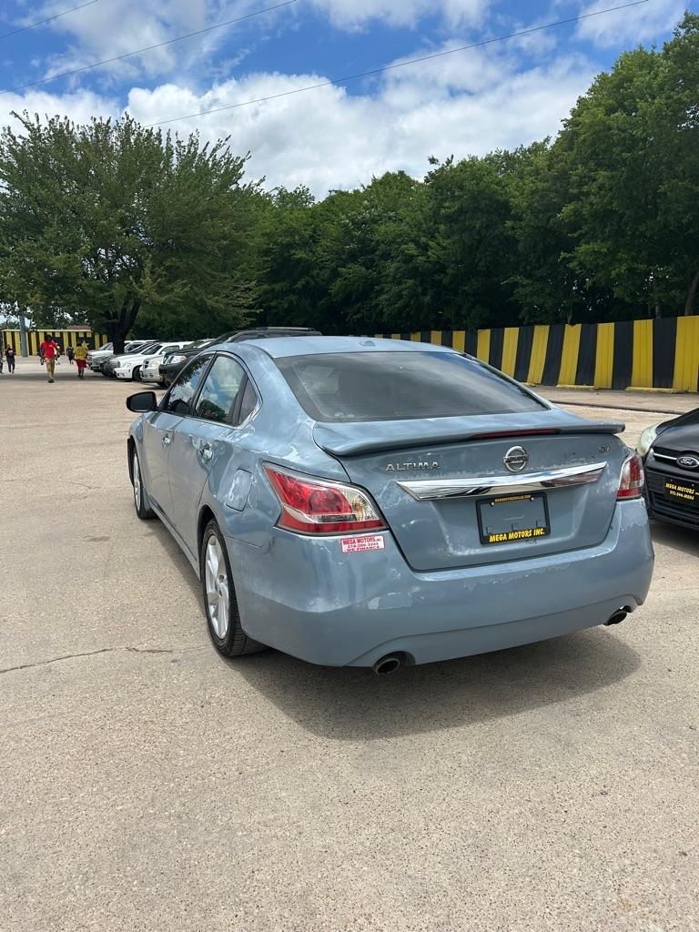 Nissan Altima  2015