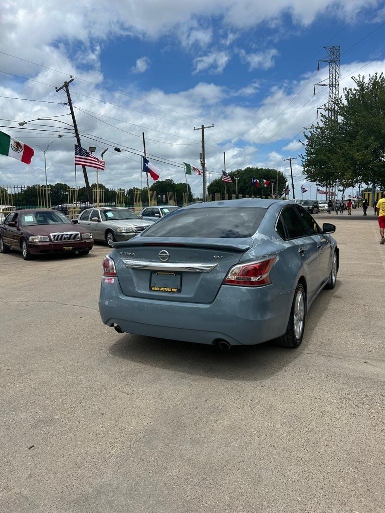 Nissan Altima  2015