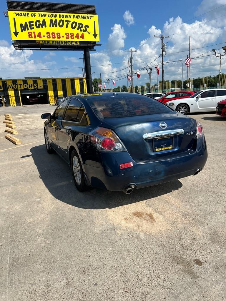 Nissan Altima  2012