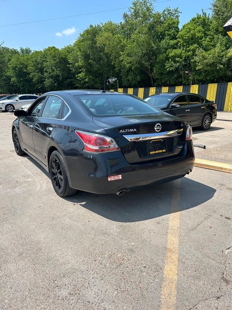 Nissan Altima  2014