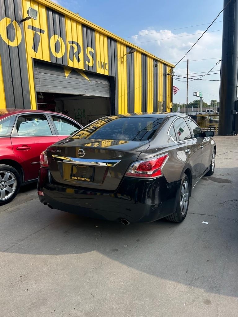 Nissan Altima  2015