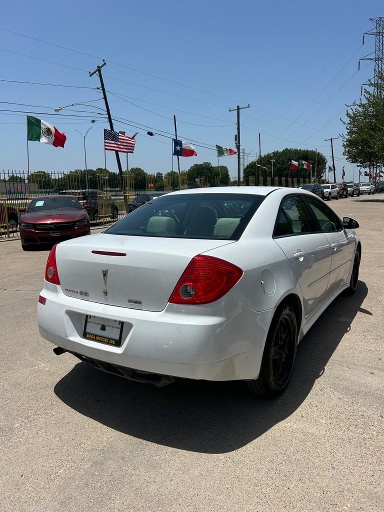 2010 Pontiac G6 2.4 G6 Sedan's photo
