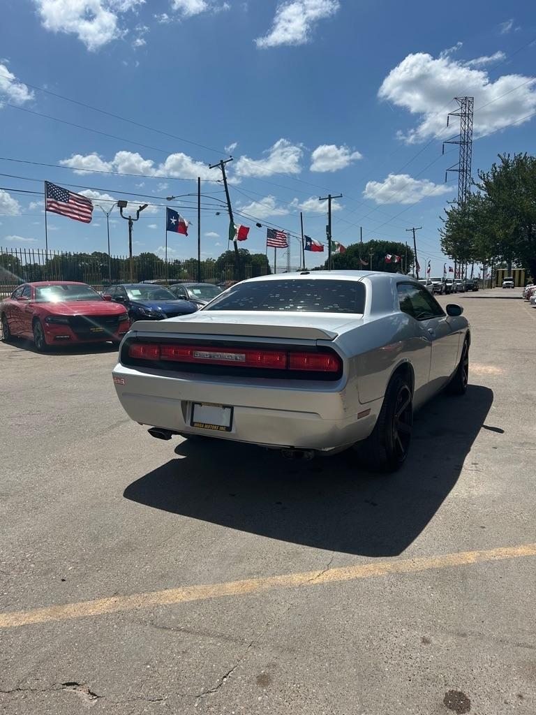 Dodge Challenger  2012