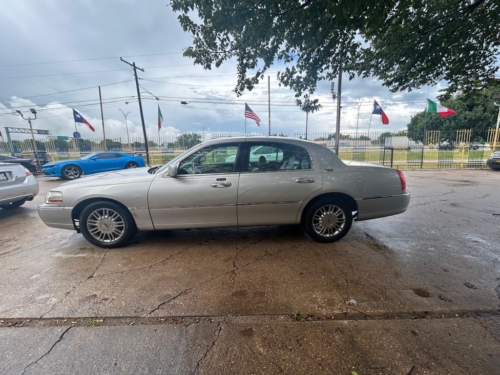 Lincoln Town Car  2009