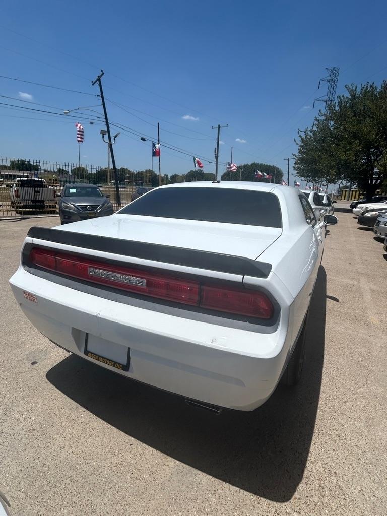 Dodge Challenger  2011