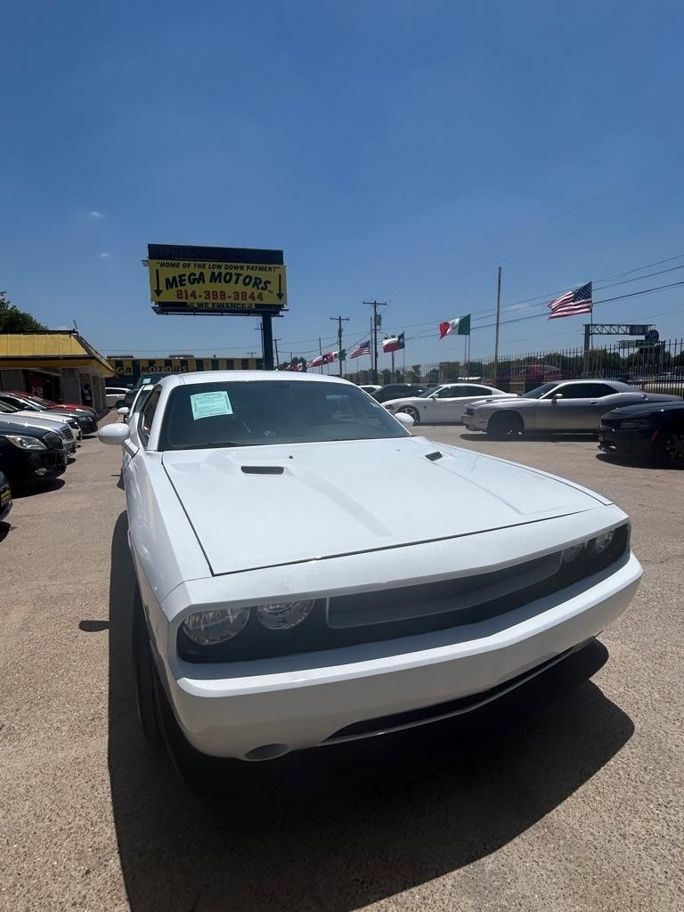 Dodge Challenger  2011