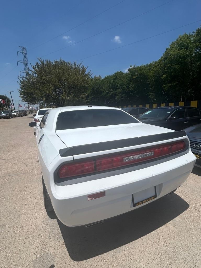 Dodge Challenger  2011