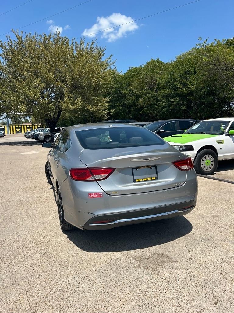 Chrysler 200  2015